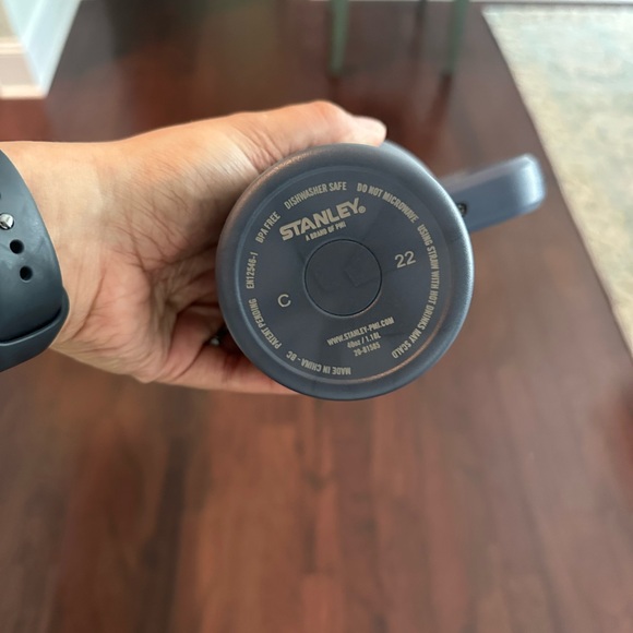 Stanley 40oz dusk landscape 🩶 - Picture 3 of 5